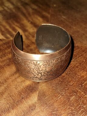 Vintage. Solid Copper Grapevine Floral Cuff Bracelet